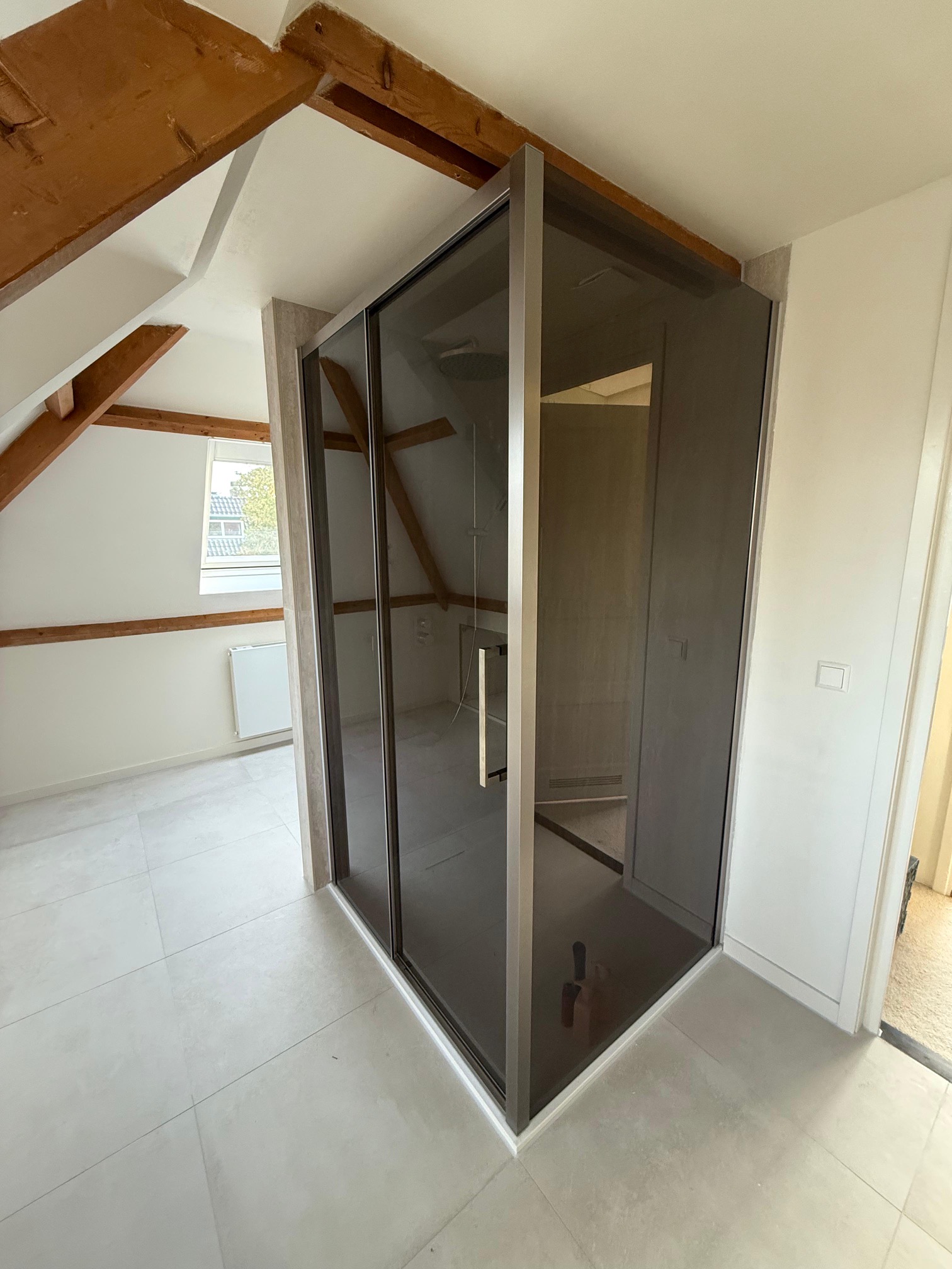 Maatwerk inbouwkast & betimmering — foto 1